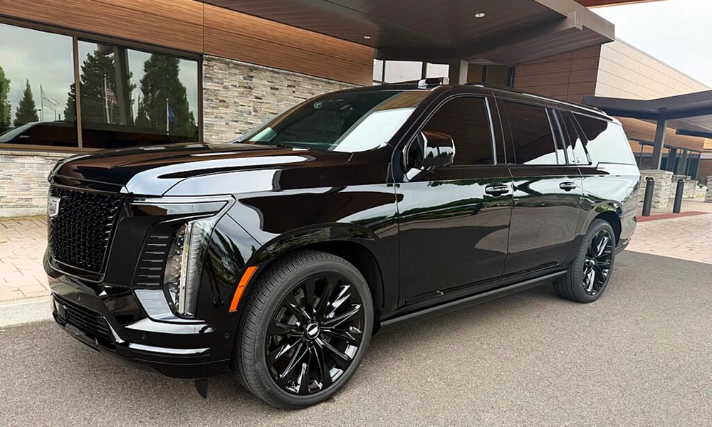 Cadillac Escalade SUV image 3